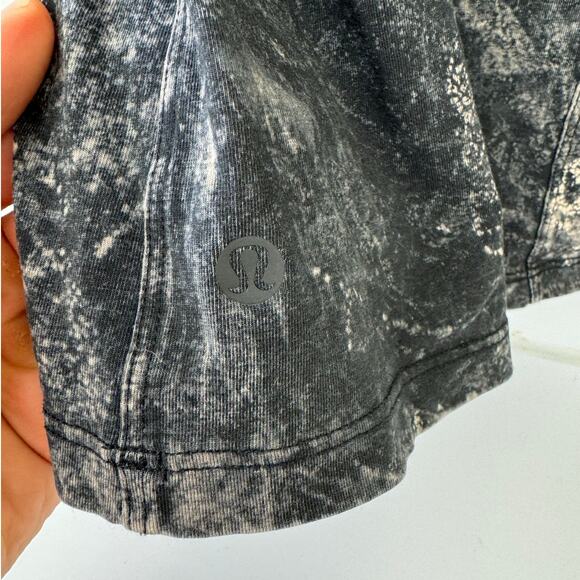 Lululemon All Yours Tee Cloudy Wash Black Sz 6 - Picture 6 of 6